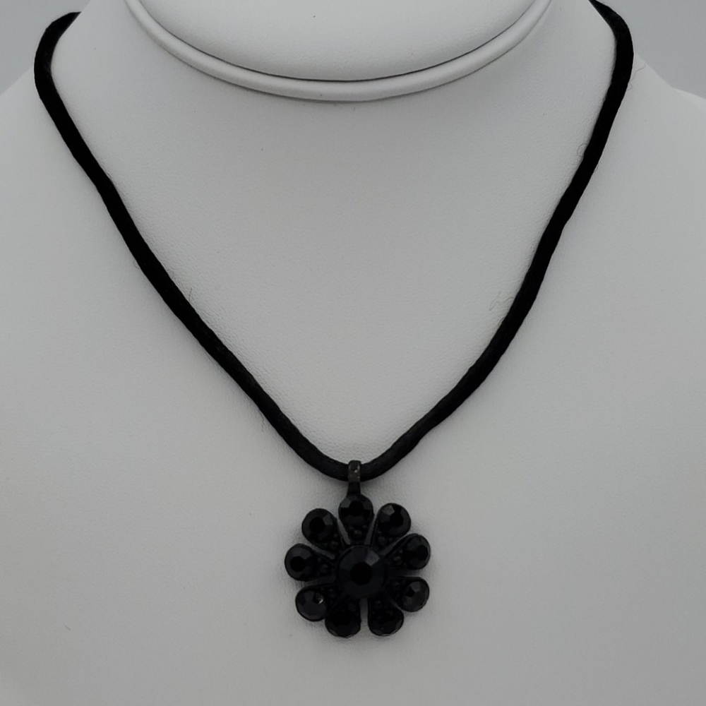 Robert Rose Black Rhinestone Flower Necklace - Picture 4 of 7